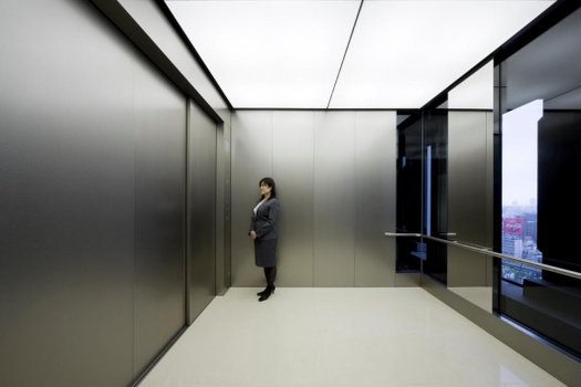 Новые японские лифты вмещают до 80 человек одновременно